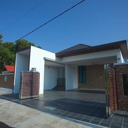 Seri Hillview Villa With Private Swimming Pool Kuala Terengganu Exterior photo